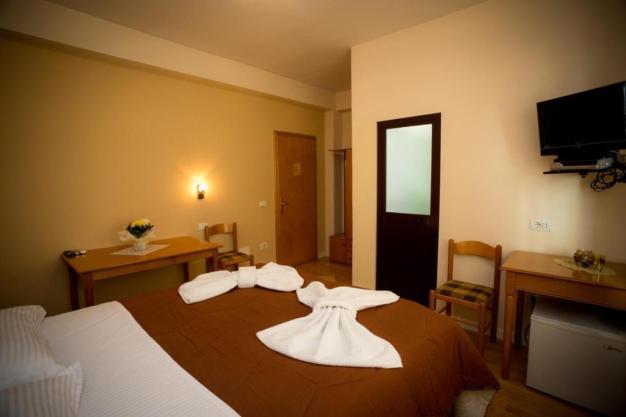 Kolping Hotell Shkodër Exteriör bild